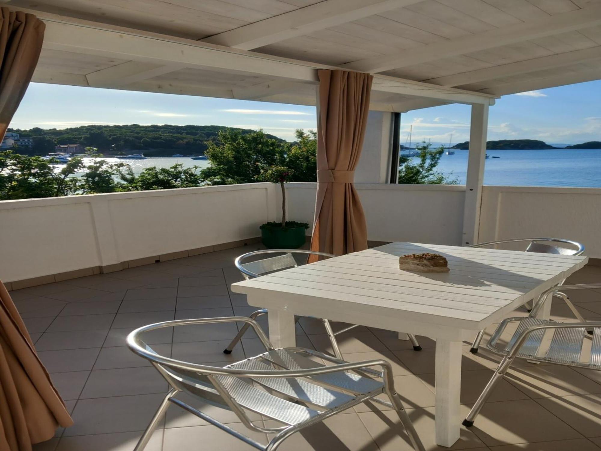 Guest House Green Corner Supetarska Draga Ngoại thất bức ảnh