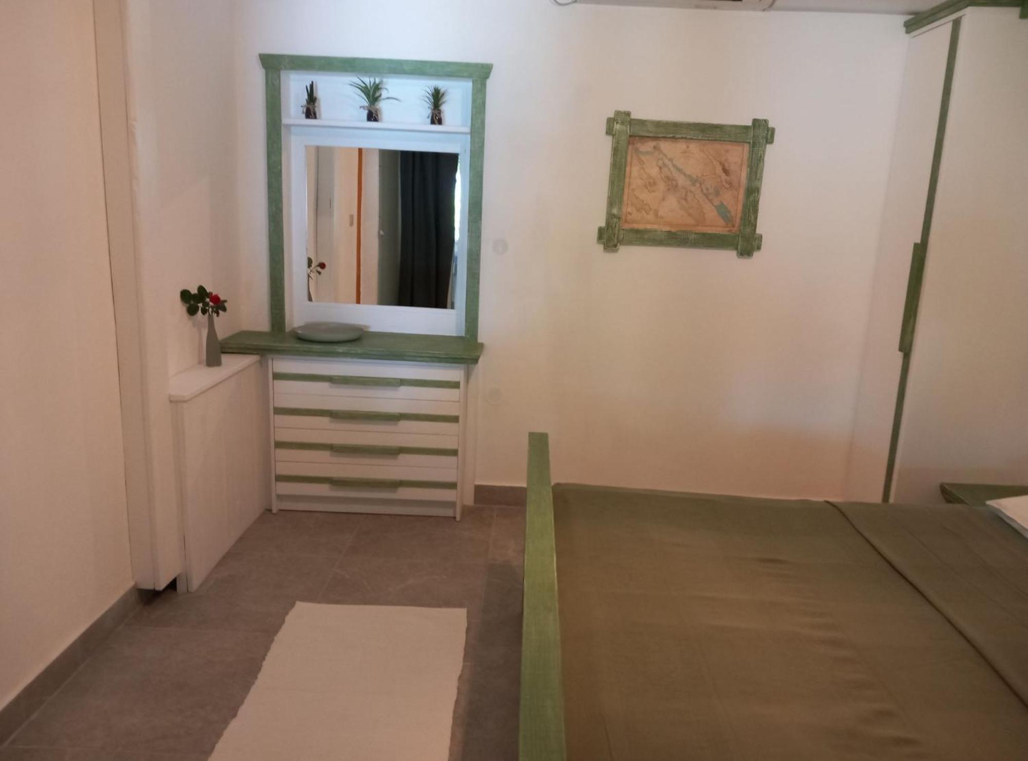 Guest House Green Corner Supetarska Draga Ngoại thất bức ảnh